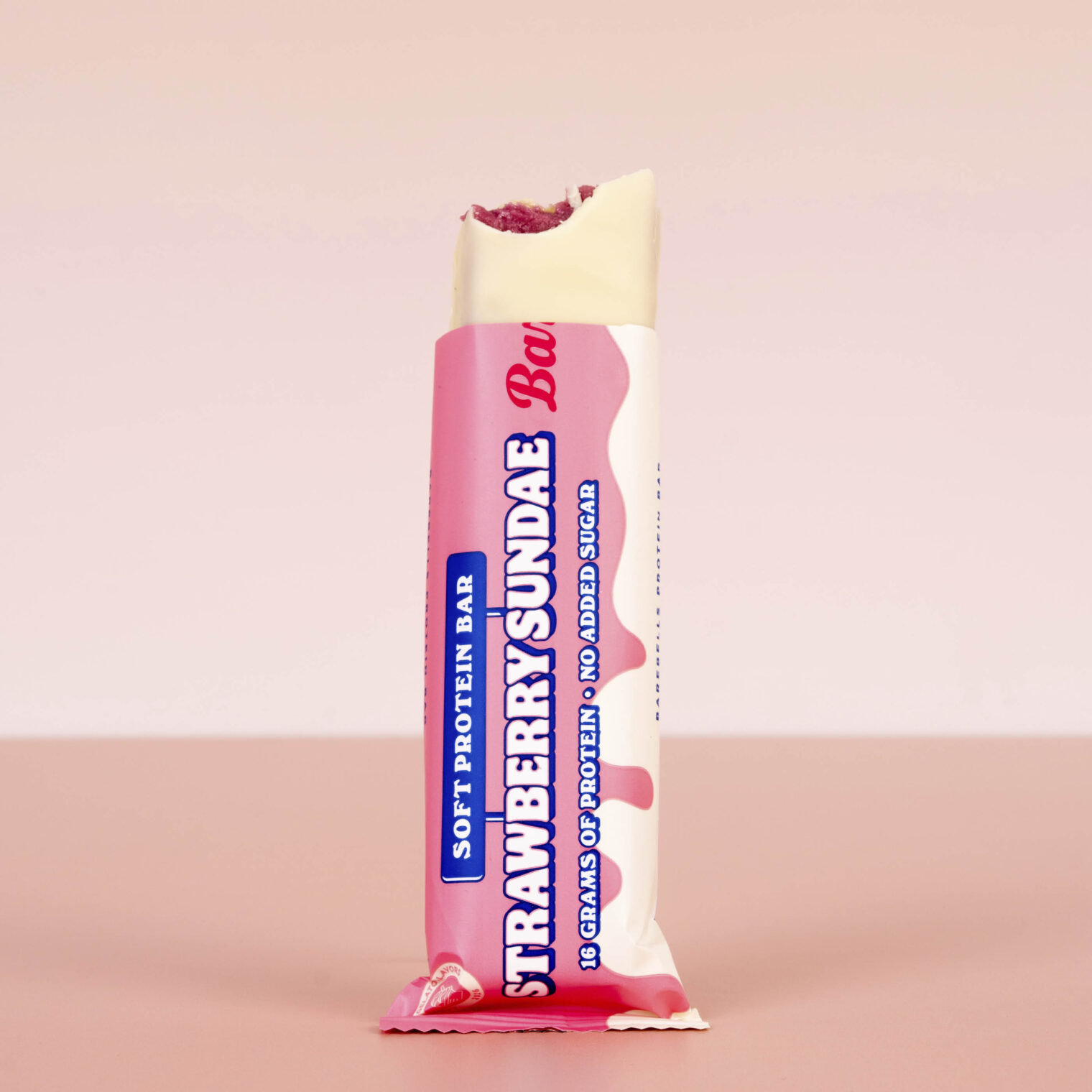 Barebells Strawberry Sundae Lifestyle 1